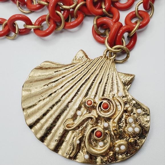 Chico's Jewelry - CHICO'S gold shell necklace